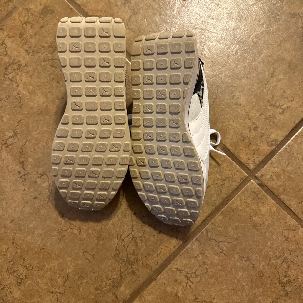 Puma Kicks - image 3